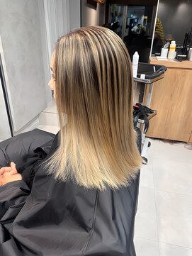 シャルムバイケンジ(Charm.by KENJE) バレイヤージュ/シャドウルーツ/ハイライト/外国人風/銀座