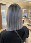 バレイヤージュ×前下がりボブ
