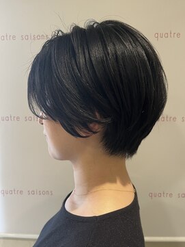 キャトルセゾン(quatre saisons) 絶壁克服ショートボブ×ブラック