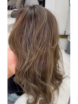 ヴァイス 新宿店(VAICE) ハイライトカラー/レイヤーカット