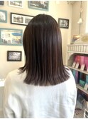 ピンクベージュorインナーグレージュの厚めバング大人ヘア