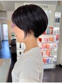 刈り上げショートイヤリングカラー