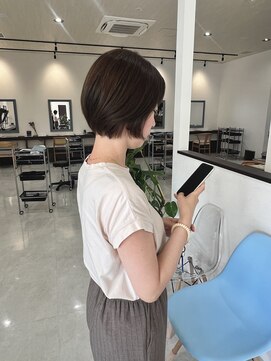 エミュ(emu.) 朝ラクママショート×白髪も解決カーキブラウン