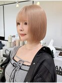 ボブ　内巻きボブ　ベージュ　ホワイトベージュ