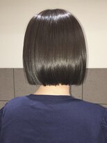 フイ(HUI)&nbsp;ぱつっとボブ透明感オリーブカラー/natsuki 金山