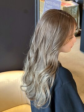 ライン(LYNE) 透明感/外国人風/ロング/レイヤーカット/アッシュグレー