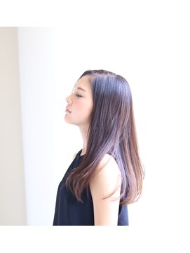 バスキア(BASUKIA) 透明感ラベンダーアッシュでナチュラルストレート