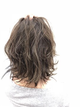 モードケイズ 本厚木(MODE K's) ダークプラチナミディ　グレージュエアリー