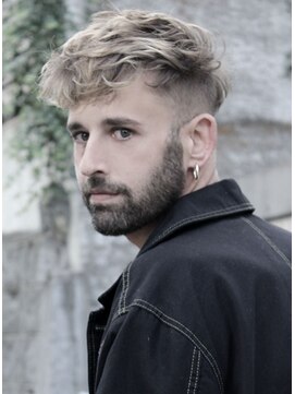 ジジバイワースホワイル(jiji by WORTH WHILE) メンズファッジ　風　グラメパーマ×フェードグラデーション