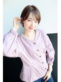 耳掛けしてもお洒落なショートヘア