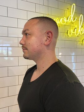 フランクスバーバーザスタンド(Frank’s barber the stand) スキンフェードボウズE