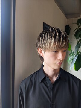 コワファーストナガサキシャンプーボーイ(COIFF1RST NAGASAKI SHAMPOO BOY) ラウンドマッシュ×ミルクティーベージュ