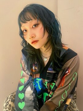 シティ(sity.) グリーン　くすみカラー　レイヤーカット　ウルフレイヤー