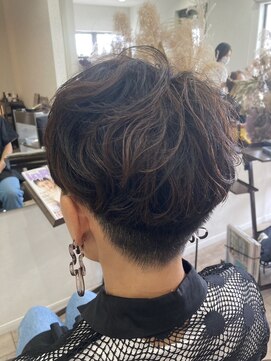 リル(LiL) 刈り上げ／無造作／可愛い