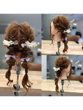 トゥージュ ベル(Toujours Belle) ふわふわ編み下ろしツインアレンジ