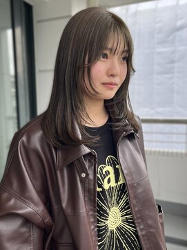 イロウ 天神大名店(IROW) オリーブグレージュ レイヤーカット 姫カットレイヤー 顔周り