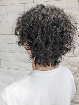 ラヴリア カミツ(LOVERIA KAMITSU) ウルフのツイストスパイラルパーマ