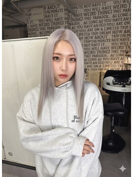 スワイ(SWAY) ブリーチ/髪質改善／レイヤーカット/ダブルカラーハイトーン岡山