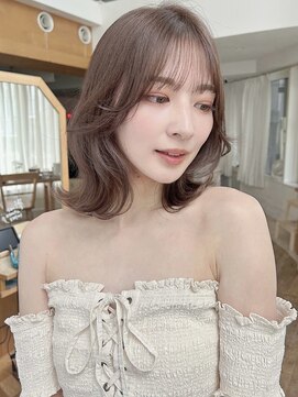 バイオレット 表参道店(Violet) くびれミディ顔周りレイヤーまろみベージュミディアムレイヤー