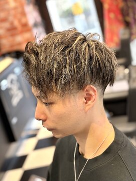 バーバースタイルクラブ(BARBER STYLE CLUB) ツーブロック×フェード×ハイライト