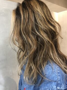 ジーナ(XENA) ランダムハイ、ローライト