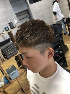 ザ ハレ 学南町店(THE HALE'S) ツーブロショート