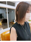外ハネボブ。ベージュブラウン。ナチュラルハイライト。