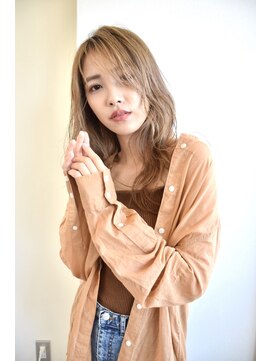 ハッシュタグ(HashTAG) ハイトーンカラーでも大人っぽく柔らかいロングスタイル☆