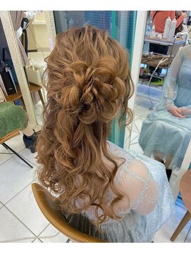 ヘアメイク マリア 福岡天神西通り(hair make MARIA) サイドお花ハーフアップ