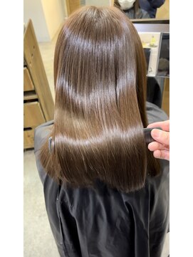 シア(sia) くすみベージュ♪髪質改善カラーでダメージレスに