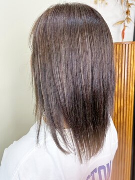 アルファ インタラクティブ エム フラワー(ALUFA interactive.M Flower) 20代30代40代ナチュラルハイライト立体感アッシュベージュ