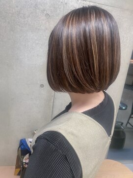 エウペ 渋谷(WEUPE) 斜めバング/グレージュカラー/デザインカラー/シルキーベージュ