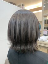 アルターリール(aL ter Rire)&nbsp;レイヤーボブ/アッシュグレー/ハイライト/福原遼華