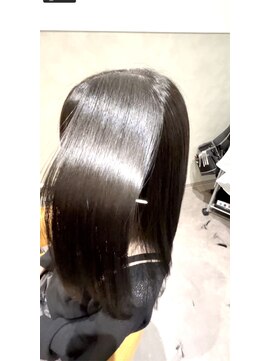 ジジ(GiGi) 艶髪サラサラヘアー