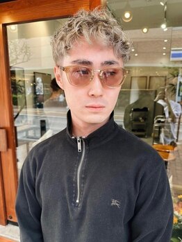 エラ(Ella)の写真/毎月通える低価格でいつでもカッコよく☆落ち着いた雰囲気の店内で男性も通いやすく、大人世代にも◎