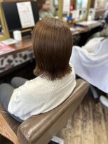 アート(art)&nbsp;ベージュカラー×切りっぱなしボブ