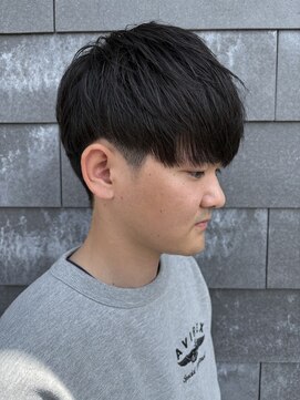 ヒュイル バイ ニアウ(Hwyl by Niau) メンズマッシュセンターパートスパイラルパーマニュアンスパーマ