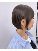 大人丸みショート　カーキベージュシアカラーショートヘア