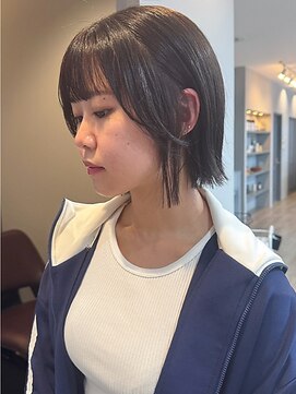 前下がりグレージュショート×外ハネ◎簡単スタイリング小顔効果