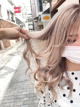 ヘアビューティースタジオ ラルガ(Hair beauty studio Raruga) ホワイトブラウンカラー