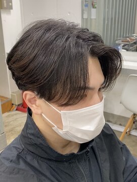 バイフィフス 原宿/表参道(by fifth) 毛流れセンターパートニュアンスパーマツーブロック刈り上げ