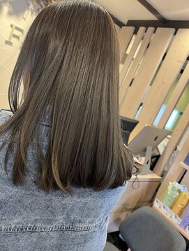 フランジェッタヘアー(Frangetta hair) ミディアムボブ