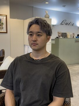 ルィーズ(Lui:z) シルバーアッシュ×ツーブロックショート【ツーブロショート】