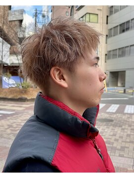 リタ(Lita) スパイキーショートベリーショートミルクティーカラー