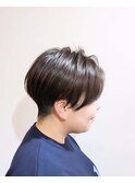 刈り上げ前下がりショート