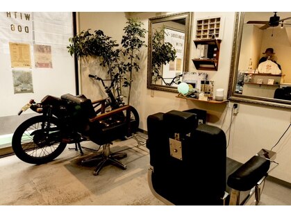 コムバイトレーズマン(Kom by TRADESMAN)の写真