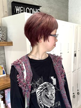 ヒカリス ヘアー 相川店(HIKARIS hair) ピンクグラデーションカラーとツーブロック刈り上げ大人ショート