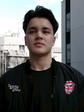 ノイ(noi) センターパートニュアンスパーマ刈り上げツーブロックメンズヘア