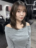 ピア ヤクイン(Pia Yakuin)&nbsp;レイヤーカット　ハッシュカット　前髪あり