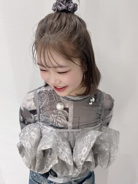 ビューシンサイバシ(VIEW SHINSAIBASHI) デザインカラーハイトーン前髪レイヤーカットイメチェン10代20代